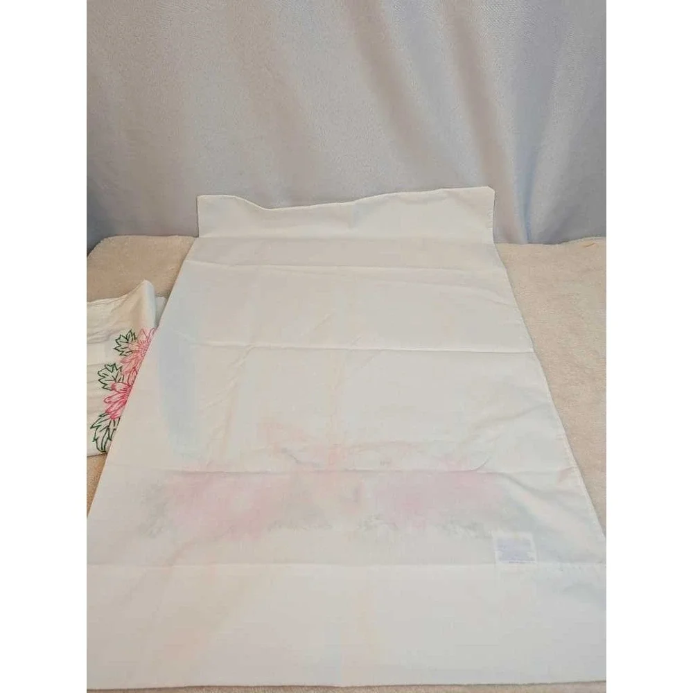 Springmaid‎ Pillowcases White Floral Butterfly Embroidered 20x26 Cotton Set of 2